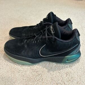 LEBRON 21 TAHITIAN SIZE 12.5 WORN ONCE